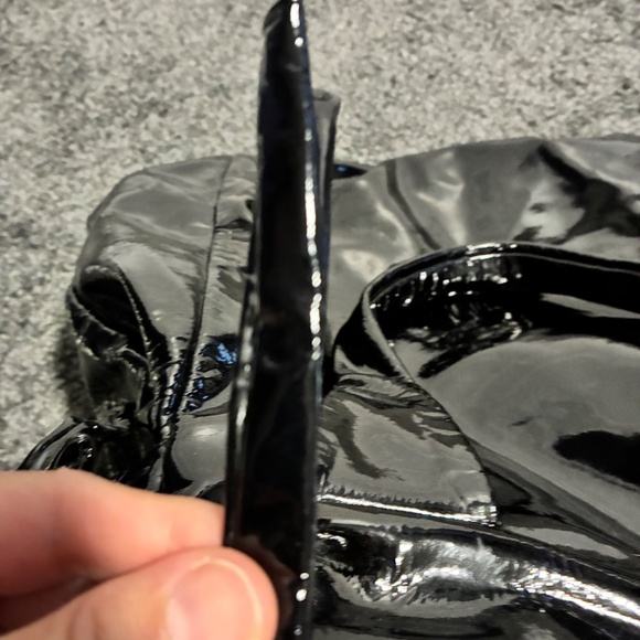 Gucci Black Patent Leather Hysteria bag - Picture 10 of 11